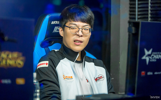 kt Smeb nhận xét về Khan: 