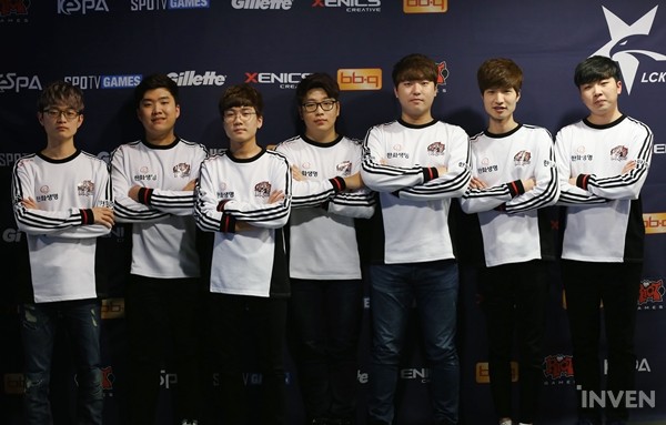 LMHT: Đương kim vô địch và Á quân CKTG, ROX hay JAG sẽ là đội tuyển lọt vào Playoffs LCK