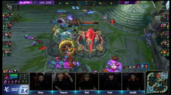 LMHT: Peanut hủy diệt SKT T1 2-0, trận đấu như đánh rank, Sion đường giữa sắp đổ bộ rank Việt