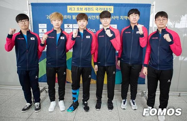 Những hình ảnh của đội tuyển LMHT Hàn Quốc tham dự Asian Games 2018, Score phải chống nạng