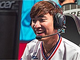 Tội cho cô gái rank Bạch Kim bị chửi cả game do feed khi đối đầu với Levi