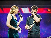 “Fan cứng” xinh đẹp của G2 Esports bật khóc nức nở khi chứng kiến đội nhà thất bại cay đắng trong trận chung kết