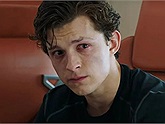 Tom Holland tiết lộ chính cuộc gọi say xỉn của anh đã cứu cả cuộc đời Spider-man