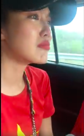 Siêu mẫu Lan Khuê không kìm nỗi cảm xúc trước đội tuyển U23.