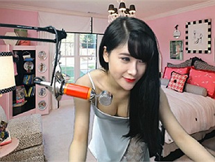 Lộ hàng khi đang livestream, nữ Idol nhận kết quả không thể bất ngờ hơn