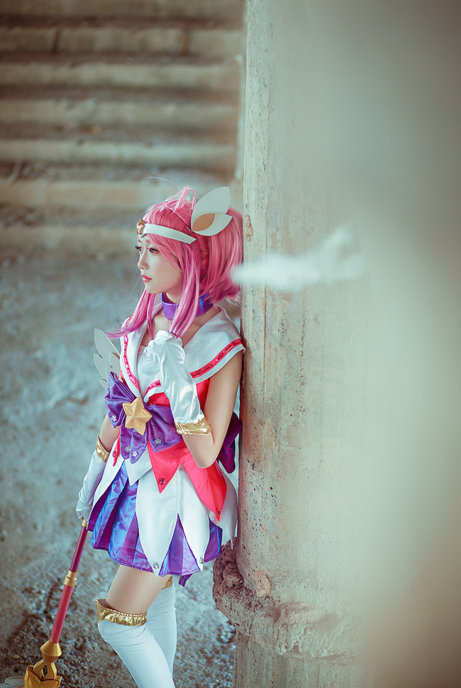 Không thể bỏ lỡ bộ ảnh Cosplay Lux Vệ Binh Tinh Tú đáng yêu