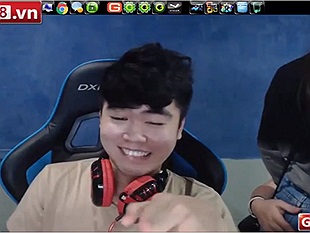 Khoảnh khắc Minas bối rối trước cảnh Tik và Tippy "sờ soạng nhau" ngay trên kênh stream