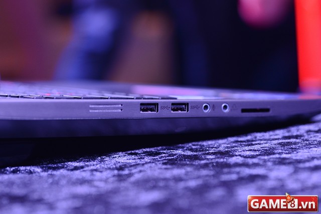 Asus giới thiệu laptop “đụng nóc” ROG GX700 với tản nhiệt nước đầu tiên trên thế giới