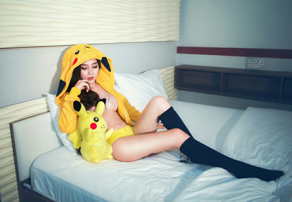 mèo nice cosplay pikachu