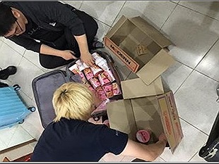 LMHT: SAJ sang Brazil du đấu, hành trang là một thùng mì tôm Hảo Hảo ăn hằng ngày