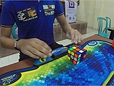 Choáng váng với kỷ lục xoay Rubik mới, chưa đến 5 giây là đã xong