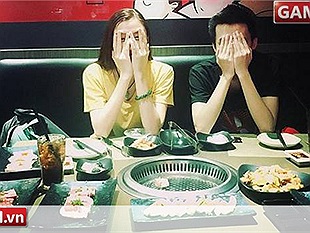 LMHT: Những hình ảnh bên nhau của cặp đôi hỗ trợ thi đấu cho đội tuyển FFQ là Chichi và Scary