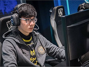 Thi đấu như "Chovy nhập", Noway ẵm trọn 2 MVP ngày tái xuất VCS trong mùa áo EVOS