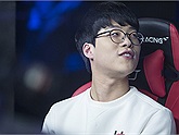 KT Smeb: "Kuro nói tôi không phải là người chơi Sion giỏi, bạn biết đấy, 90% những gì cậu ta nói là vô nghĩa"