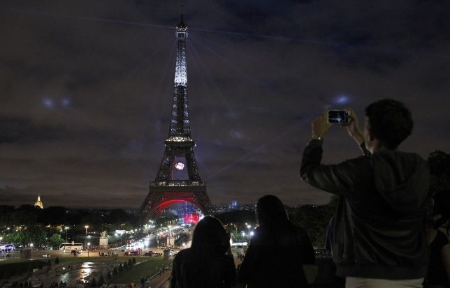 Những Hình Nền Tháp Eiffel Cực Chất Cho Máy Tính Và điện Thoại