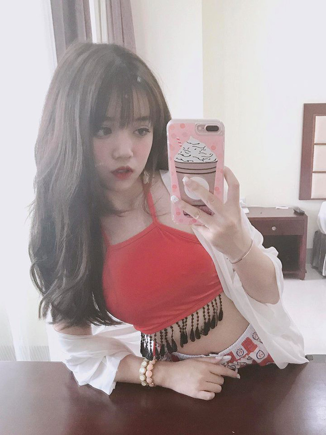 Trong các streamer nữ Việt Nam, ai là người sở hữu thân hình và phong cách gợi cảm nhất?