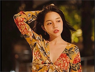 Cô nàng streamer Linh Ngọc Đàm lại khiến fan "bấn loạn" với nhan sắc mỹ nữ vi diệu của mình