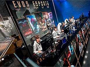 Tin đồn đang dần thành hiện thực, Stark đại đế và Yijin chia tay EVOS Esports