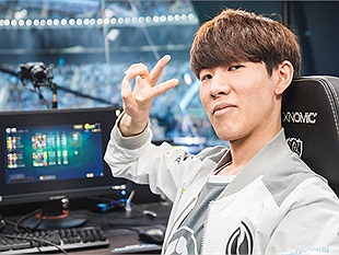 Leo rank như đi dạo, TheShy dễ dàng thoát khỏi bậc rank “khắc nghiệt” với tỉ lệ thắng vô cùng ấn tượng