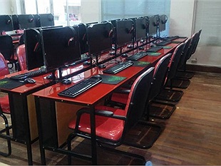 Các chủ tiệm net sắp sửa ngán ngẩm vì dịch Covid-19 có nguy cơ bùng phát trở lại