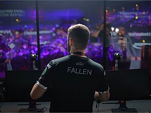 Fallen để lộ 2 line up mà anh rất có thể sẽ chơi cùng bới fer