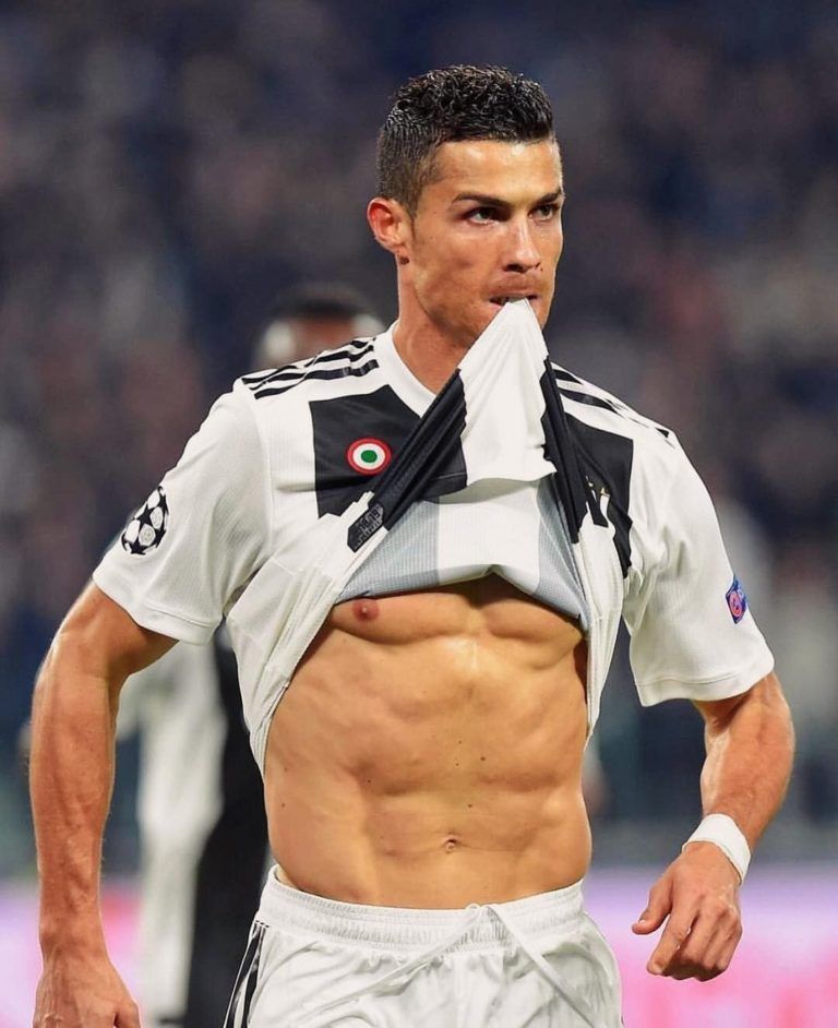 Ronaldo làm 