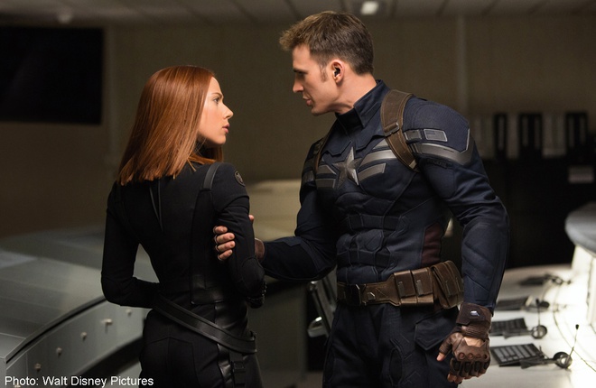 Scarlett Johansson tiết lộ bí mật về tình bạn 17 năm với Chris Evans