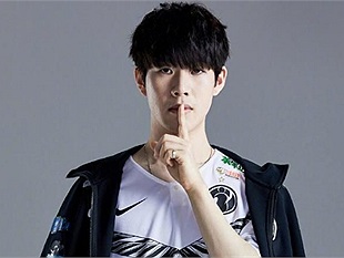 LMHT: TheShy lên tiếng trước tin đồn chuyển qua LCK thi đấu, tiết lộ dự định của bản thân trong tương lai