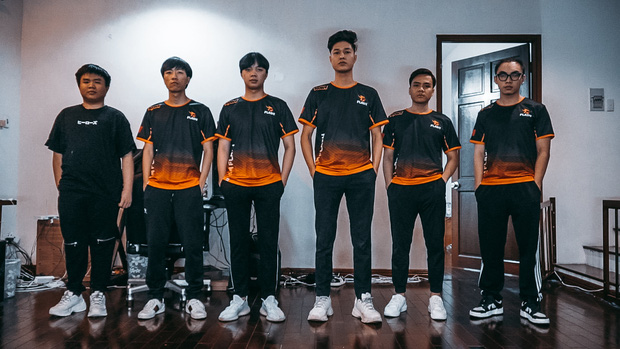 Đội tuyển Team Flash bị V Gaming đánh bại