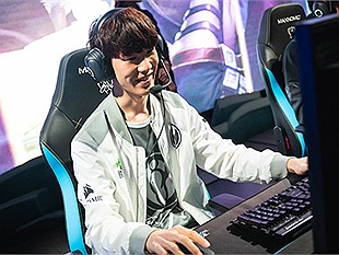 TheShy chính thức chia tay IG, chuẩn bị làm đồng đội SofM tại Weibo Gaming