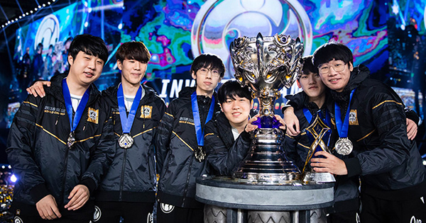 Công thần của Invictus Gaming và LPL tiết lộ thông tin gây sốc, một chuỗi bom tấn chuyển nhượng sắp nổ ra tại LPL?