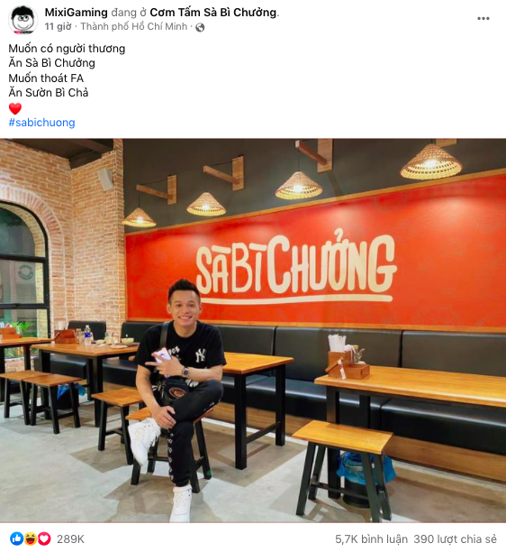 Ông chủ Độ Mixi lần đầu tiên được “check in” tại quán cơm Sà Bì Chưởng của mình