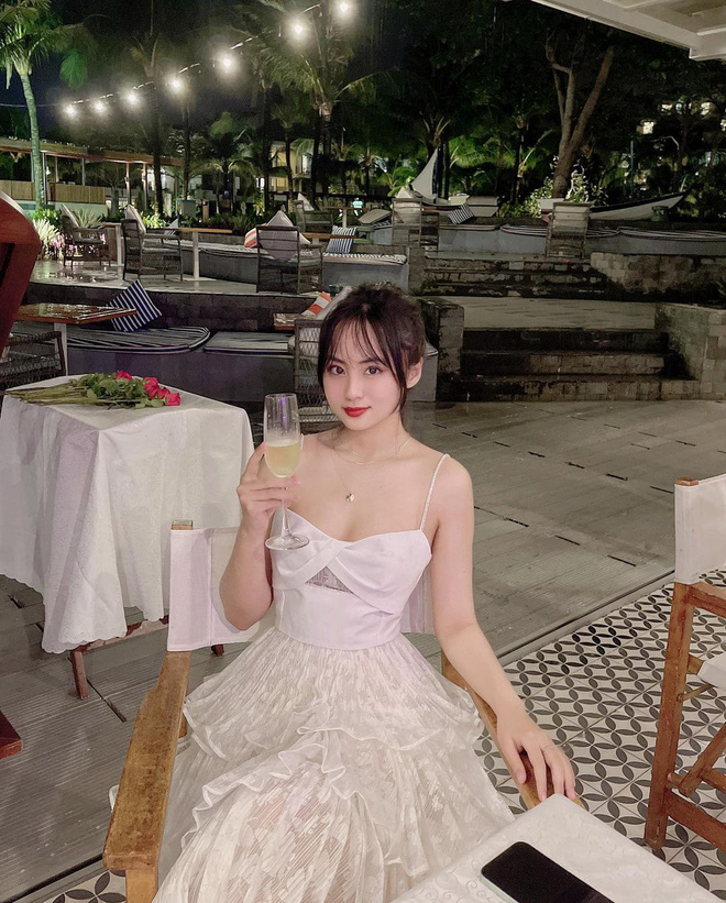 Sau lễ tình nhân, cùng ngắm bộ ảnh dễ thương của các hot girl làng game Việt