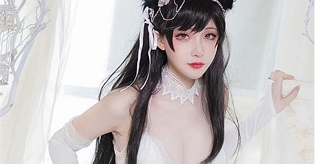 Nữ hot girl Trung Quốc cosplay Atago cực kỳ quyến rũ làm fan "chết mê chết mệt"
