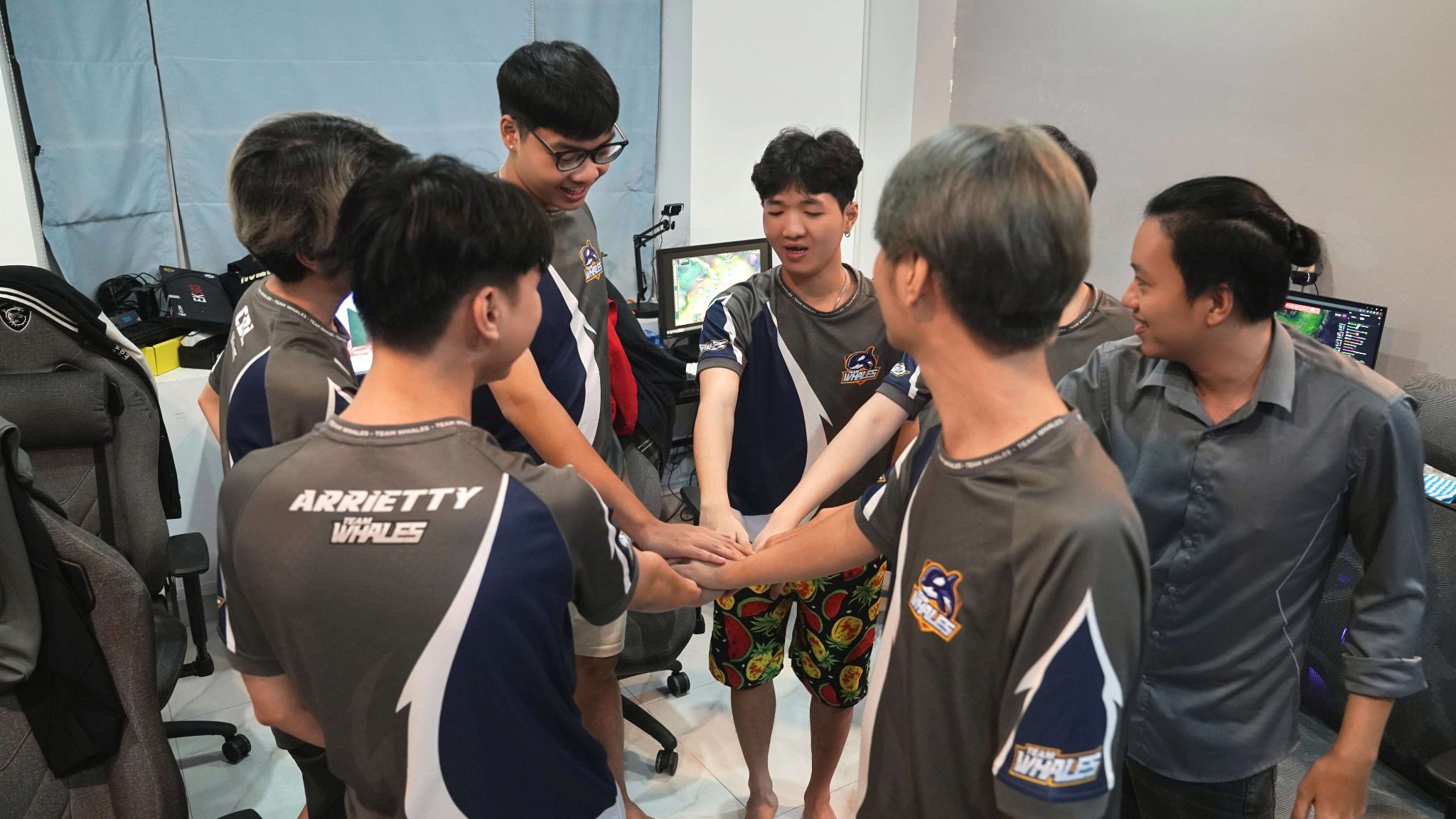 Team Whales chiêu mộ nhân sự từ SGB, Á quân VCS như “rắn mất đầu” trước