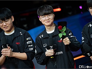 Ung dung cán đích trên đỉnh bảng LCK Mùa Xuân 2023, T1 tái lập kỷ lục nhớ đời và còn cách MSI đúng 1 chiến thắng