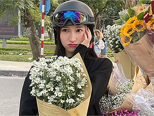 Ngắm nhìn nhan sắc đời thường trong trẻo, nền nã của Á hậu Phương Nhi