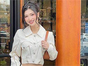 Á hậu Phương Nhi đăng ảnh với nụ cười toả nắng, xinh đẹp như một nàng thơ
