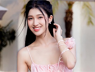 Á hậu Phương Nhi xinh đẹp tựa nàng thơ nhận "cơn mưa" lời khen từ cộng đồng mạng