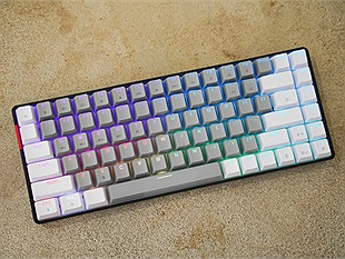 Trên bàn EK384 Triple Mode, phím cơ chơi game đẹp xuất sắc nhà E