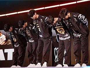 GEN làm fan thấp thỏm lo âu vì “đập đi xây lại” đội hình cho mùa giải 2024