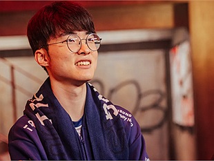 Faker chỉ mất một giờ để thu về 660 ngàn đô với skin Hall of Fame cho Riot