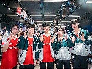 BRO lần đầu thắng 2-0 sau 1 năm, Morgan và đồng đội vui như thế nào?