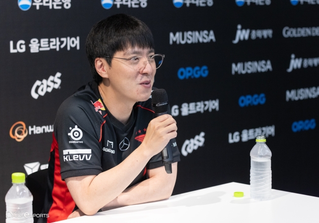 kkOma cam kết T1 sẽ không “buông” trận cuối cùng vòng bảng sau khi chắc suất playoffs LCK Mùa Hè 2024