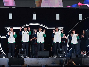 Nhìn lại sự kiện T1 tại Việt Nam: Cơn sốt eSports và những ‘lùm xùm‘ không đáng có