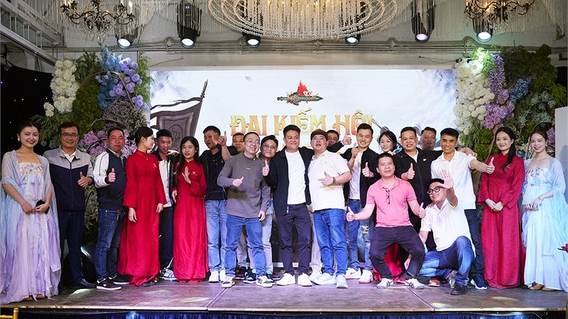 Hàng trăm game thủ Kiếm Thế hội tụ tại Đại Kiếm Hội 2026