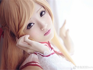 Ngẩn ngơ với cosplay Asuna siêu dễ thương của Sword Art Online