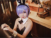 Cosplay Rem trong Re:Zero càng nhìn càng thấy mê hoặc