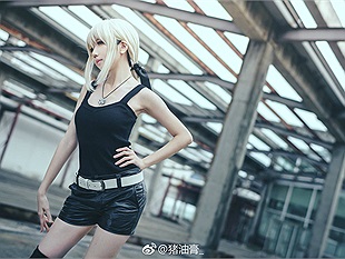 Cosplay Saber tuyệt đẹp cho ngày cuối tuân