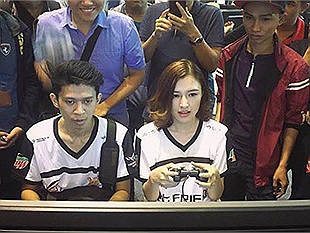 LMHT: FFQ ChiChi lên tiếng sau vụ việc Facebook chính chủ của mình nhắn tin chửi loạn showbiz